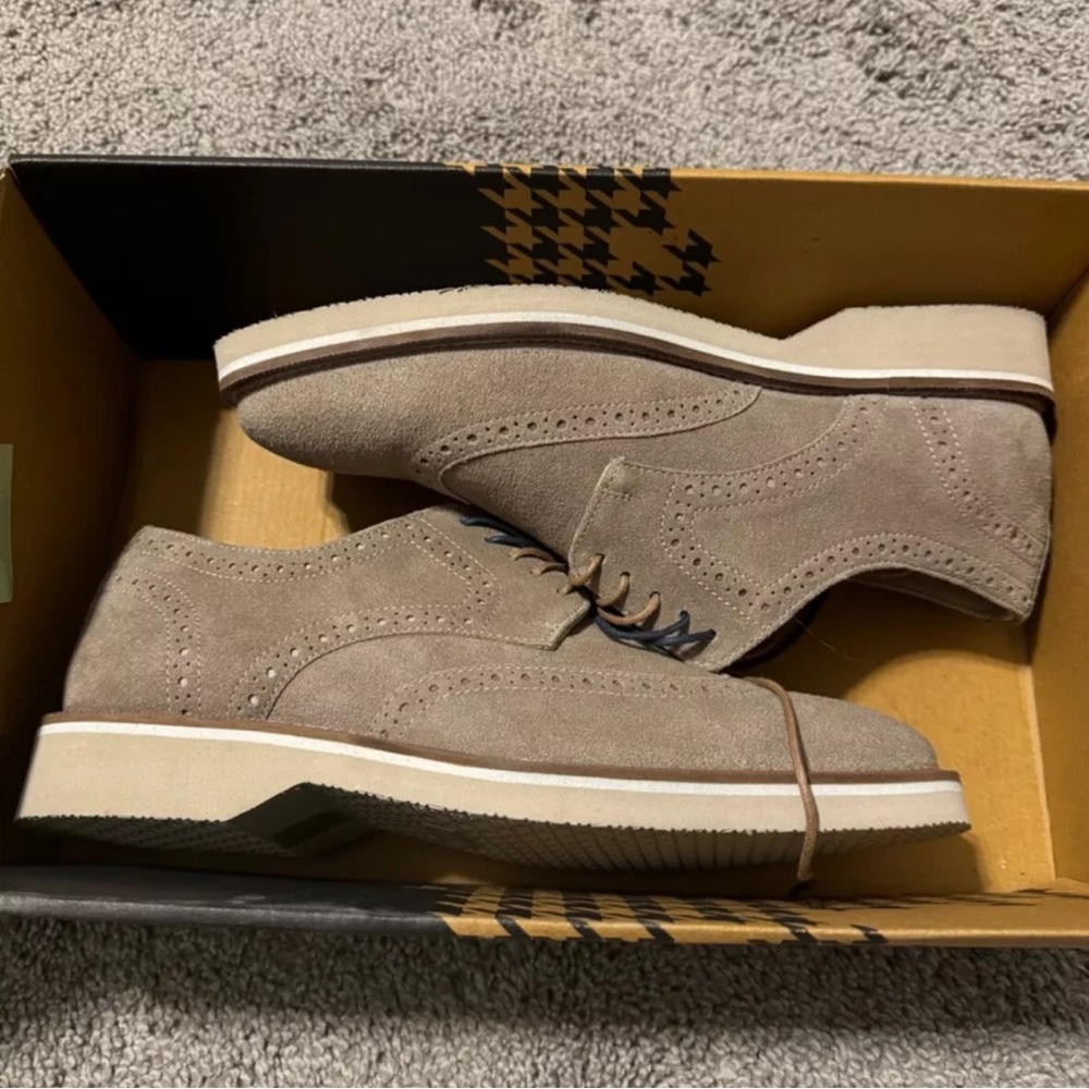 Men’s Suede Thomas & Vine Tan Perforated Wingtip Derby Shoe Size 8 New With Box